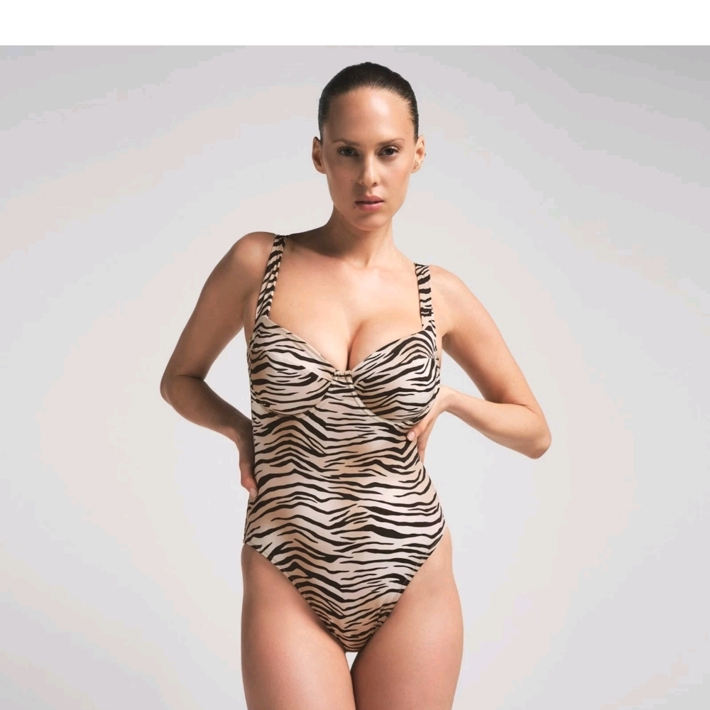 Skims Signature Swim Underwire One Piece in Champagne Tiger Print, Size Small